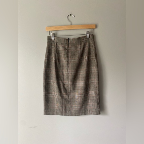 H&M Knee-length skirt in patterned weave with decorative buttons. size 4 - Picture 4 of 10